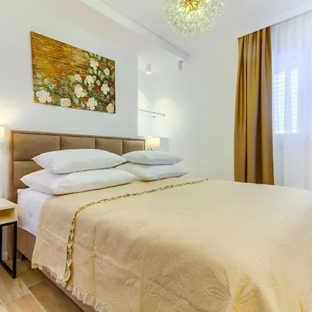 Luxury - City Centar Πανσιόν Σπλιτ