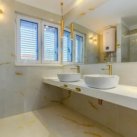 Luxury - City Centar Πανσιόν Σπλιτ