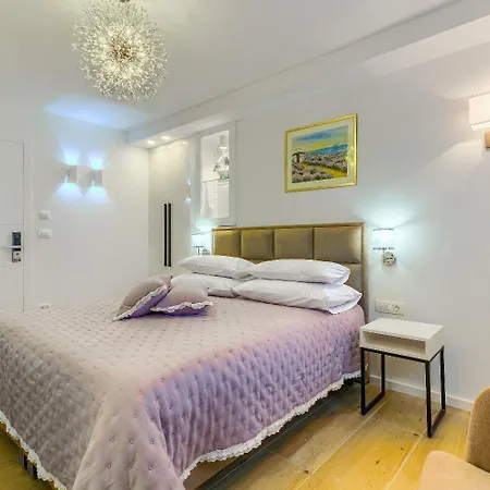 Luxury - City Centar Πανσιόν