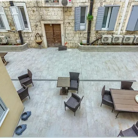 Luxury - City Centar Πανσιόν
