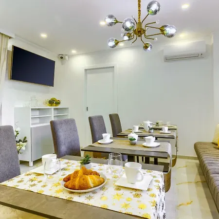 Luxury - City Centar Πανσιόν 4*