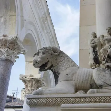Luxury - City Centar Πανσιόν