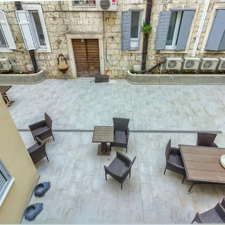 Luxury - City Centar 4* Σπλιτ