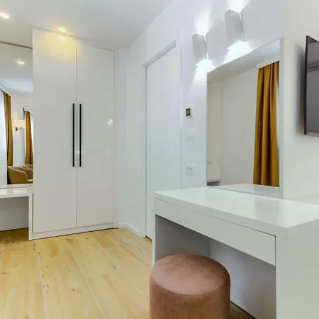Luxury - City Centar Πανσιόν