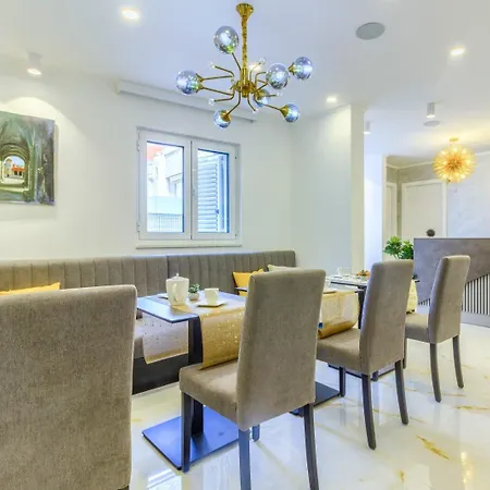 Πανσιόν Luxury - City Centar