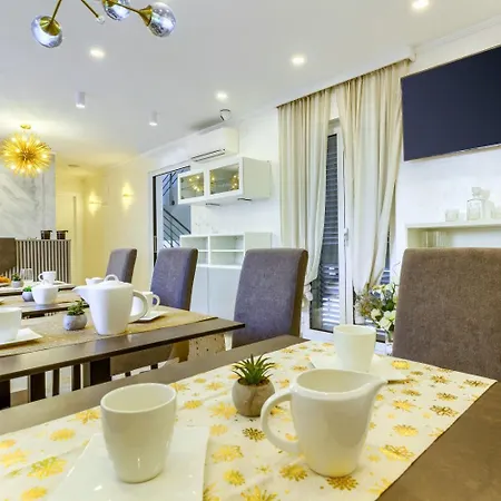 Luxury - City Centar 4* Σπλιτ